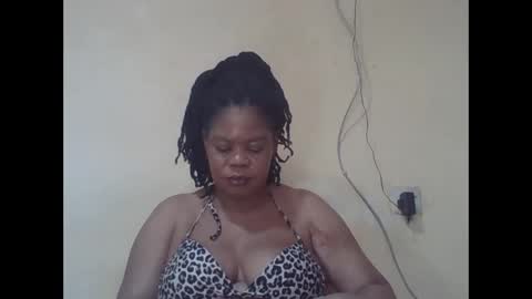 Snapshot of sexydove2 chatting on May 2026 06:20:02 AM EMILY online show from May 2026 06:20:02 AM