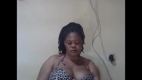 Snapshot of sexydove2 chatting on May 2026 06:37:01 PM EMILY online show from May 2026 06:37:01 PM