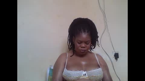 Snapshot of sexydove2 chatting on May 2026 06:41:02 AM EMILY online show from May 2026 06:41:02 AM