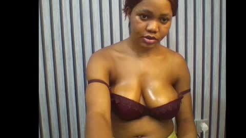 Snapshot of sexyeye368293 chatting on October 2025 12:41:02 AM sexyeye368293 online show from October 2025 12:41:02 AM