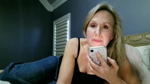 Snapshot of sexyfloridamilf chatting on January 2026 09:29:01 PM LisaisLuscious online show from January 2026 09:29:01 PM