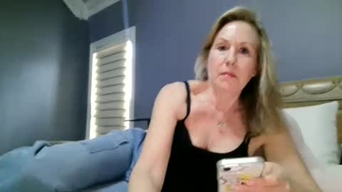 Snapshot of sexyfloridamilf chatting on March 2026 03:30:01 PM LisaisLuscious online show from March 2026 03:30:01 PM