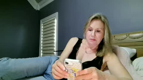 Snapshot of sexyfloridamilf chatting on April 2026 02:25:01 PM LisaisLuscious online show from April 2026 02:25:01 PM