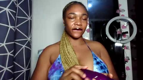 Snapshot of sexykuchie889 chatting on August 2026 06:54:01 PM malia online show from August 2026 06:54:01 PM