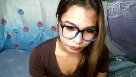 Snapshot of sexylaylia chatting on June 2026 07:00:01 AM Laylia3 online show from June 2026 07:00:01 AM