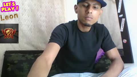 Snapshot of sexyleon69 chatting on April 2026 02:19:02 PM Sexy leon online show from April 2026 02:19:02 PM