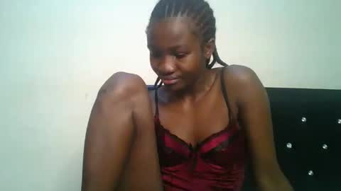 sexylina25 online show from April 2026 05:43:02 PM