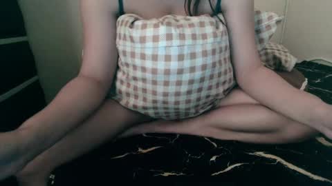 Snapshot of sexylove212002 chatting on December 2024 11:07:01 PM Lily online show from December 2024 11:07:01 PM