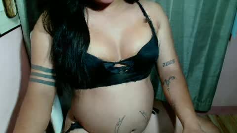 Snapshot of sexymika_xoxo chatting on July 2026 06:10:01 AM Mika online show from July 2026 06:10:01 AM