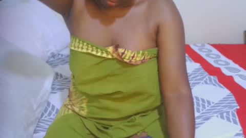 Snapshot of sexymompie chatting on December 2024 07:06:02 AM CANDY online show from December 2024 07:06:02 AM