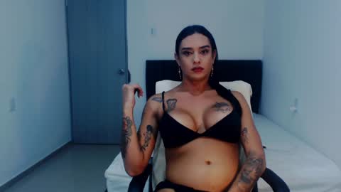 Natalia Duran online show from January 2025 05:32:01 AM