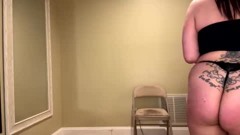 Sexypiglet2728 online show from May 2026 02:53:02 AM