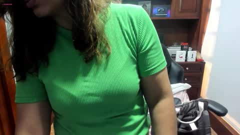 Snapshot of sexyrachel_ chatting on November 2025 12:04:02 PM R A C H E L online show from November 2025 12:04:02 PM