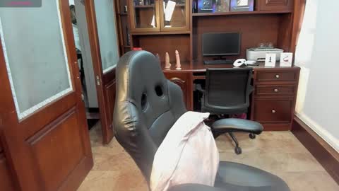 Snapshot of sexyrachel_ chatting on November 2025 12:18:01 PM R A C H E L online show from November 2025 12:18:01 PM