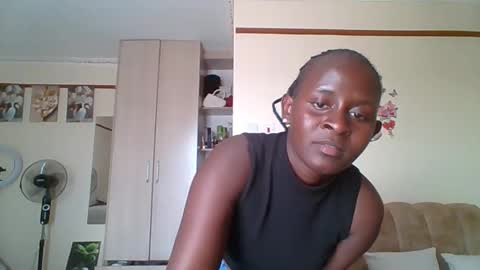 sexyreddebony online show from February 2025 11:00:02 AM