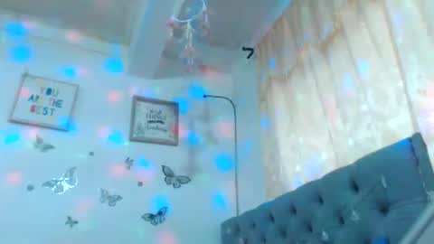 Venus Independent Model online show from March 2025 05:43:02 PM