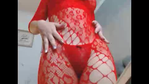 Snapshot of sexysafiravenus chatting on May 2026 04:25:02 PM Venus Independent Model online show from May 2026 04:25:02 PM