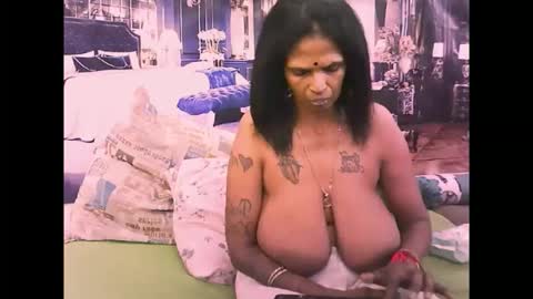 Snapshot of sexyva4u2luv chatting on October 2025 07:48:02 PM sexyva4u2luv online show from October 2025 07:48:02 PM