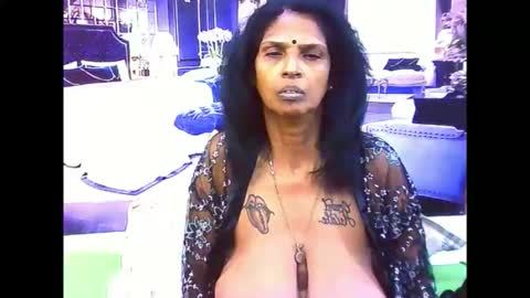 Snapshot of sexyva4u2luv chatting on November 2025 06:53:01 PM sexyva4u2luv online show from November 2025 06:53:01 PM