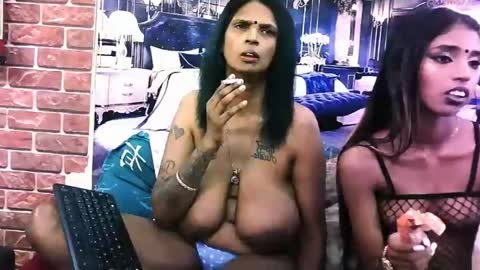 Snapshot of sexyva4u2luv chatting on November 2025 09:10:02 AM sexyva4u2luv online show from November 2025 09:10:02 AM