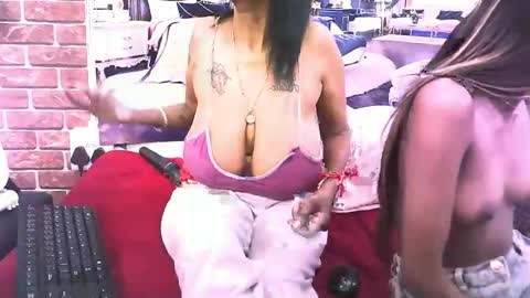 Snapshot of sexyva4u2luv chatting on November 2025 07:19:01 AM sexyva4u2luv online show from November 2025 07:19:01 AM