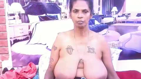 Snapshot of sexyva4u2luv chatting on November 2025 07:37:02 PM sexyva4u2luv online show from November 2025 07:37:02 PM