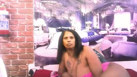 sexyva4u2luv online show from December 2025 11:45:01 PM