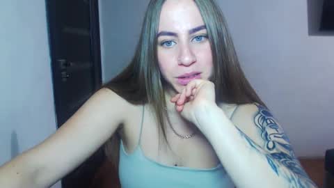 Yuliia online show from October 2025 11:44:01 AM