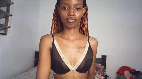 Snapshot of sexyzuriel chatting on February 2026 05:33:01 PM sexyzuriel online show from February 2026 05:33:01 PM