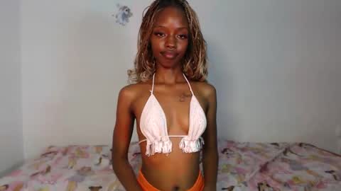 sexyzuriel online show from March 2026 10:55:01 PM