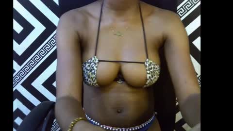 Snapshot of sezy_petite chatting on October 2025 10:03:01 AM Wealth online show from October 2025 10:03:01 AM