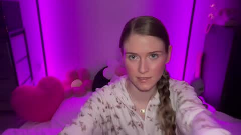 Snapshot of shadebabe chatting on July 2026 06:12:01 AM shadebabe online show from July 2026 06:12:01 AM