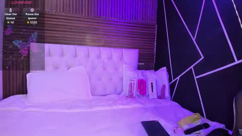 Liz online show from April 2026 09:04:01 PM