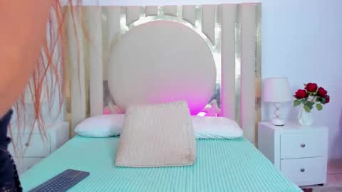 Snapshot of shainabonne chatting on January 2025 07:43:01 PM Shaina online show from January 2025 07:43:01 PM