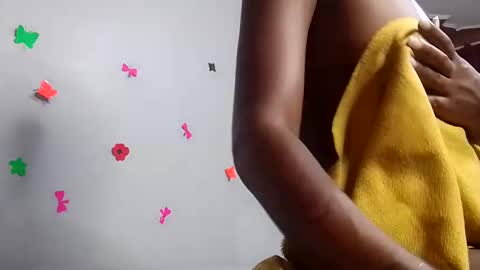 Snapshot of shakkiecam chatting on December 2024 02:40:01 AM Shaky online show from December 2024 02:40:01 AM