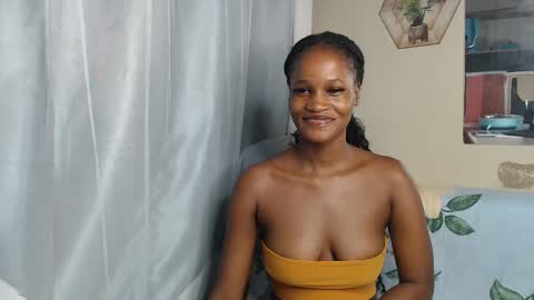 Snapshot of shakkiecam chatting on October 2025 08:00:01 AM Shaky online show from October 2025 08:00:01 AM