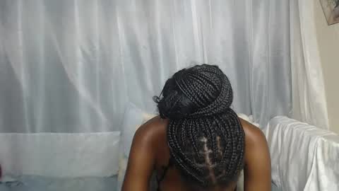 Snapshot of shakkiecam chatting on October 2025 03:37:02 AM Shaky online show from October 2025 03:37:02 AM