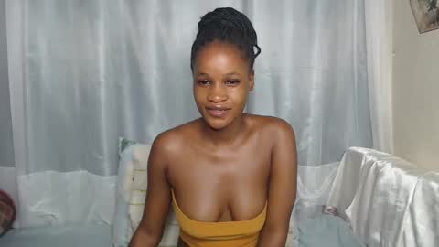 Snapshot of shakkiecam chatting on October 2025 07:35:02 PM Shaky online show from October 2025 07:35:02 PM