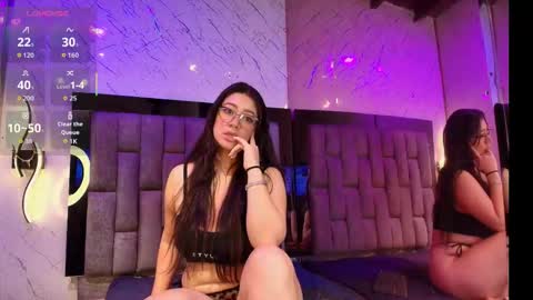 Snapshot of shalyn_lux chatting on November 2025 04:01:01 AM shalyn_lux online show from November 2025 04:01:01 AM