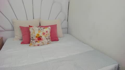 Snapshot of shamara_thomson chatting on October 2025 10:45:01 PM Shamara Thomson online show from October 2025 10:45:01 PM