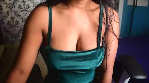 Snapshot of shanaya_indian chatting on February 2026 04:07:01 AM shanaya indian online show from February 2026 04:07:01 AM