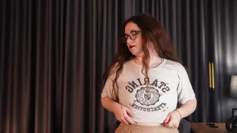 Snapshot of shandejarnett chatting on October 2025 11:43:02 AM Maya3 online show from October 2025 11:43:02 AM