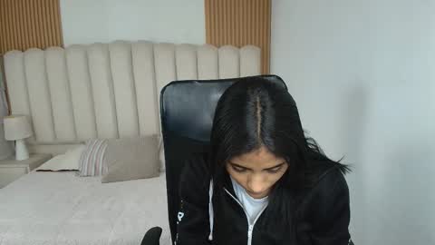 shanelle online show from March 2026 03:01:02 AM