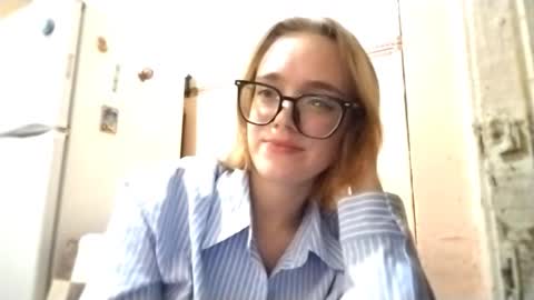 Lana online show from November 2025 06:28:01 PM