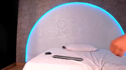 Shanel online show from February 2026 12:08:02 PM