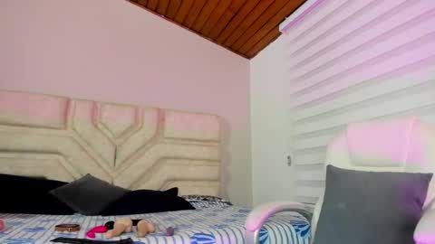 Shannon online show from October 2025 04:57:02 AM