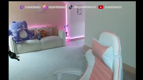 Snapshot of shannonblooms chatting on October 2025 11:31:02 AM Shanmais online show from October 2025 11:31:02 AM