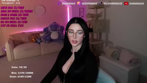 Snapshot of shannonblooms chatting on November 2025 04:21:02 PM Shanmais online show from November 2025 04:21:02 PM