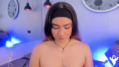 Shanntal  online show from October 2025 07:23:01 PM