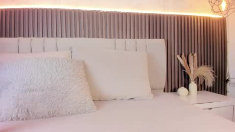 SHANON online show from November 2025 06:21:01 PM